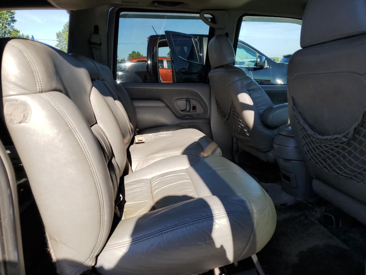 3GKFK16R5XG507440 1999 GMC Suburban K1500