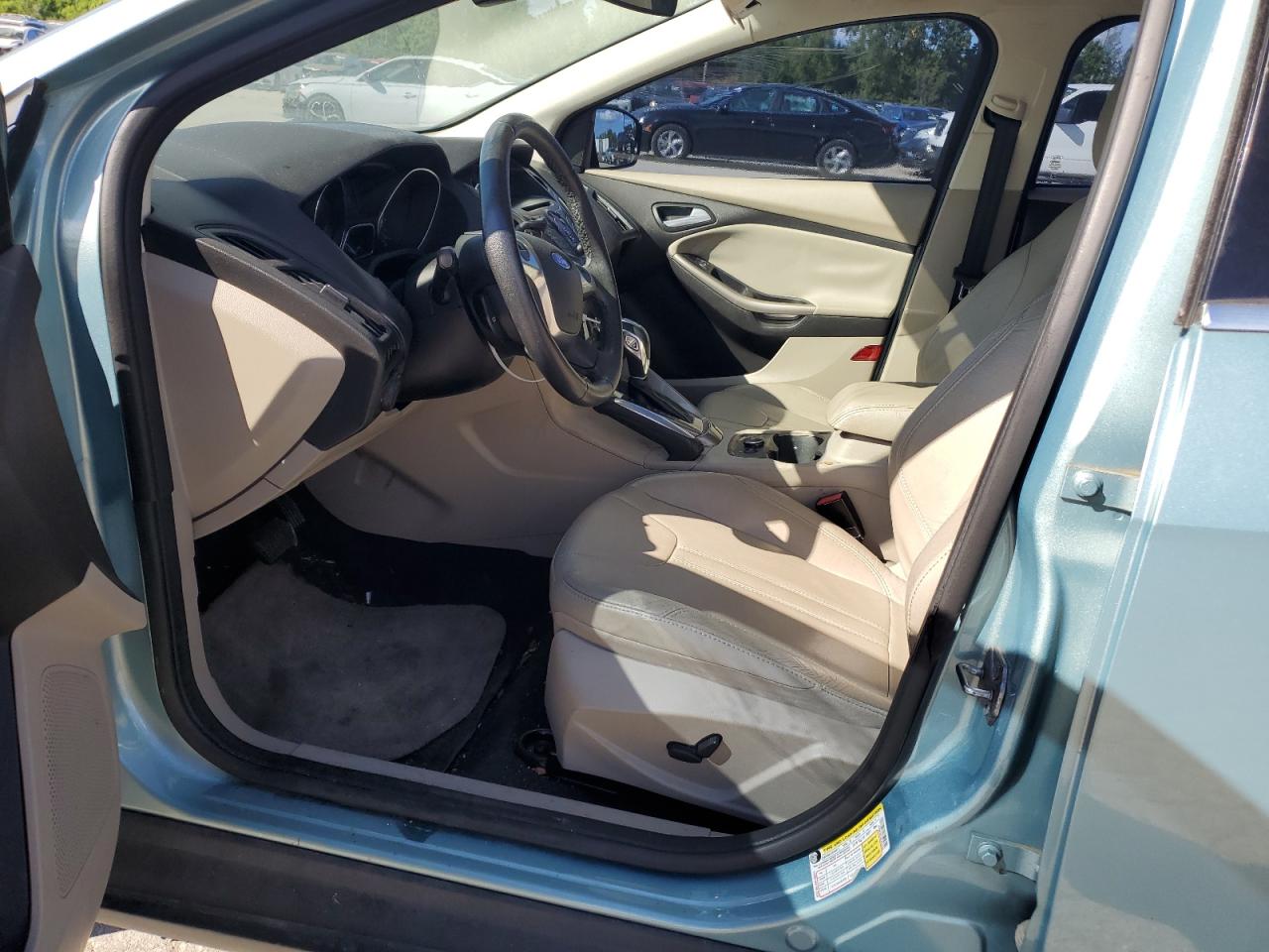 1FAHP3H23CL475236 2012 Ford Focus Sel