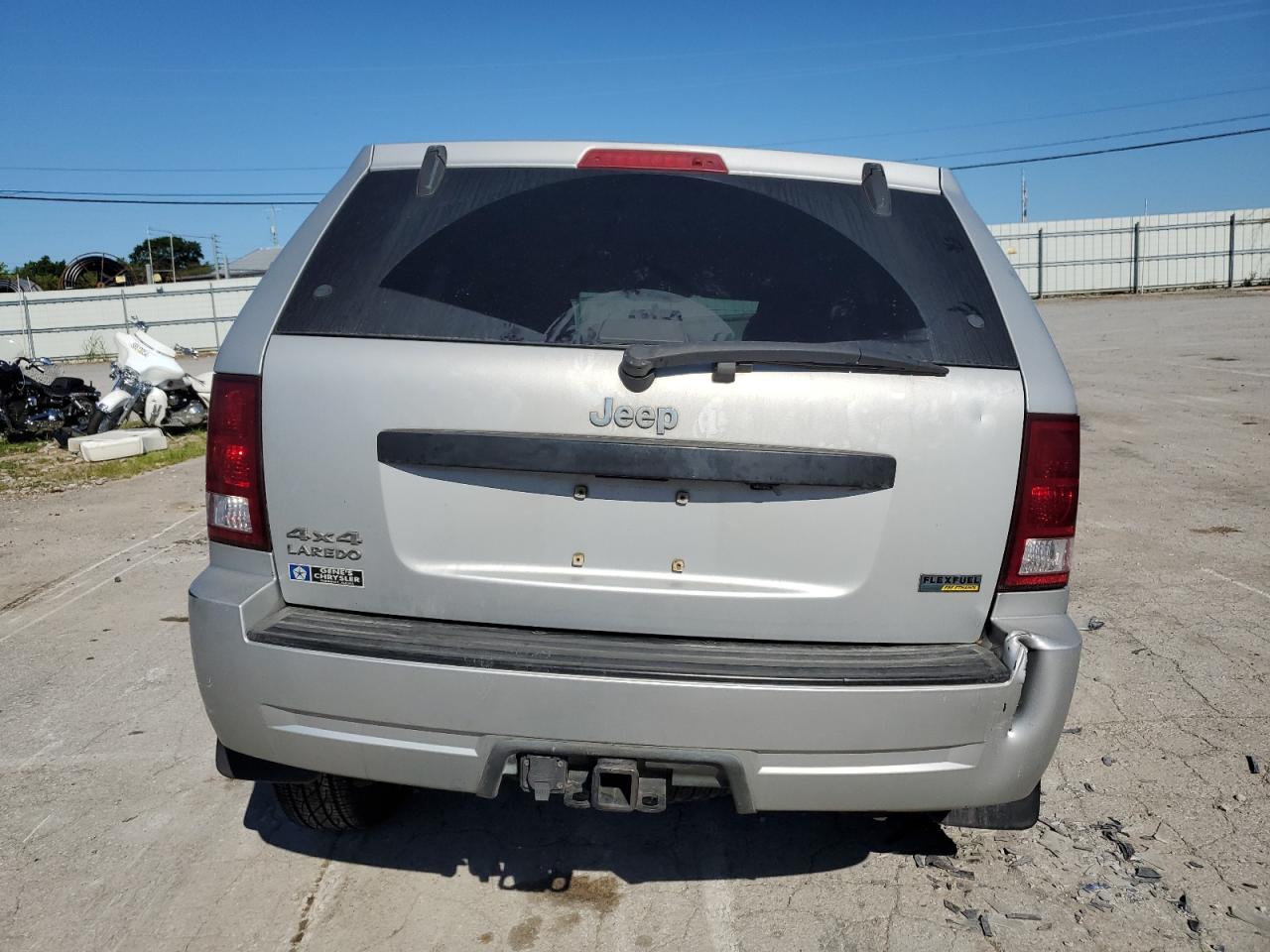1J8HR48P27C592696 2007 Jeep Grand Cherokee Laredo