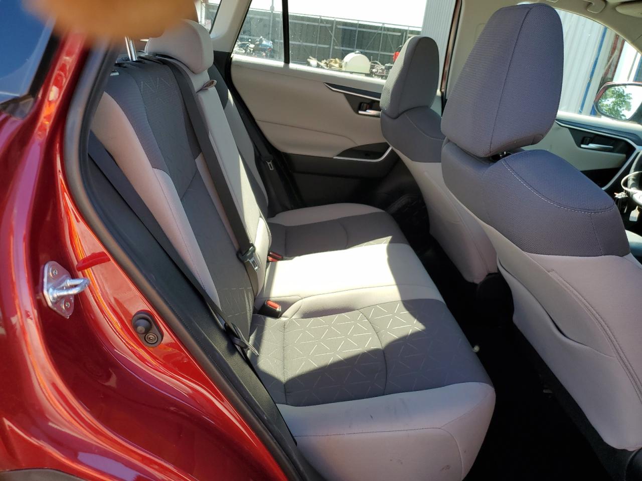 2T3P1RFV6MW163238 2021 Toyota Rav4 Xle