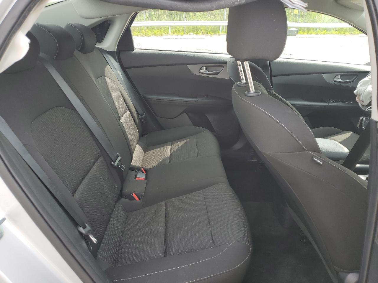 3KPF24ADXME329458 2021 Kia Forte Fe