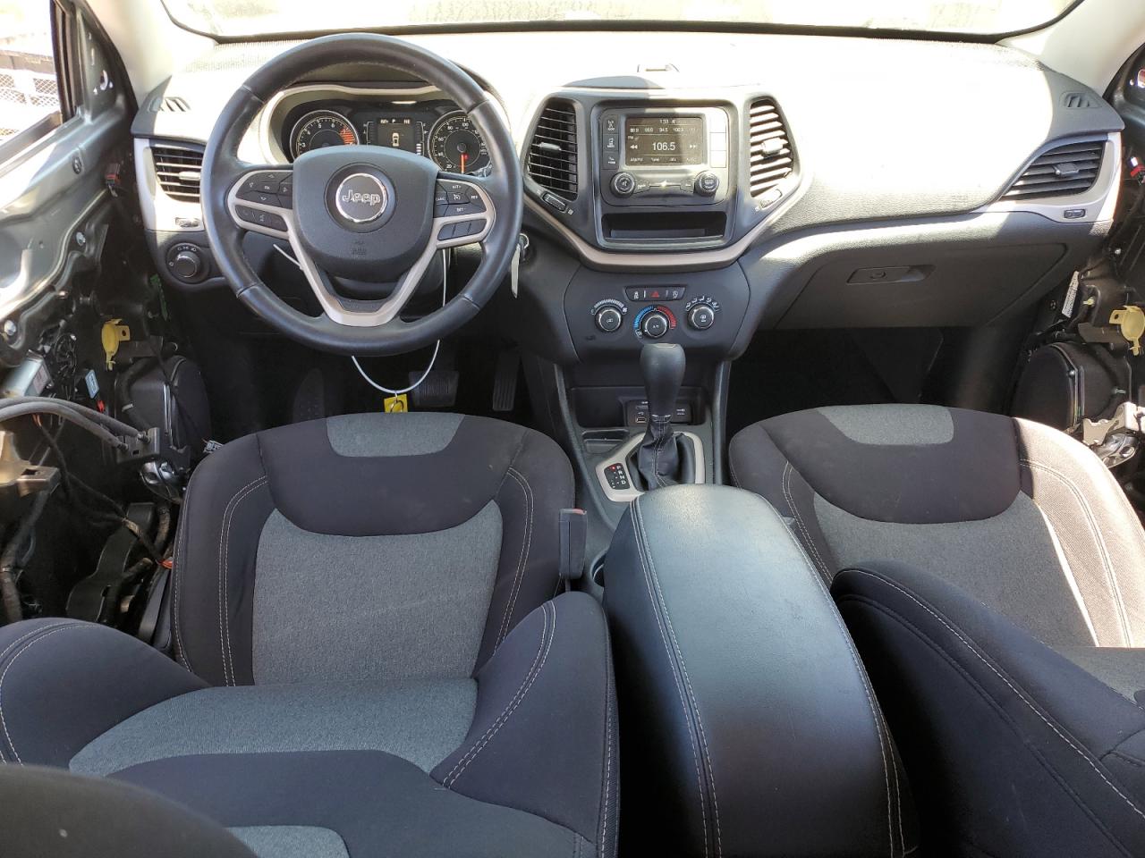 1C4PJLAS6HW607333 2017 Jeep Cherokee Sport