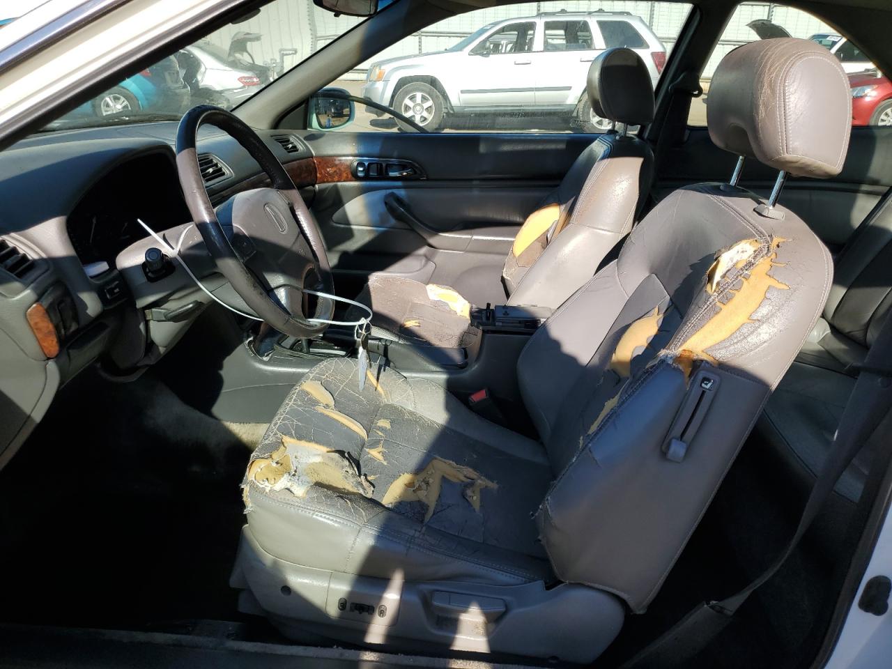 19UYA125XVL008998 1997 Acura 2.2Cl