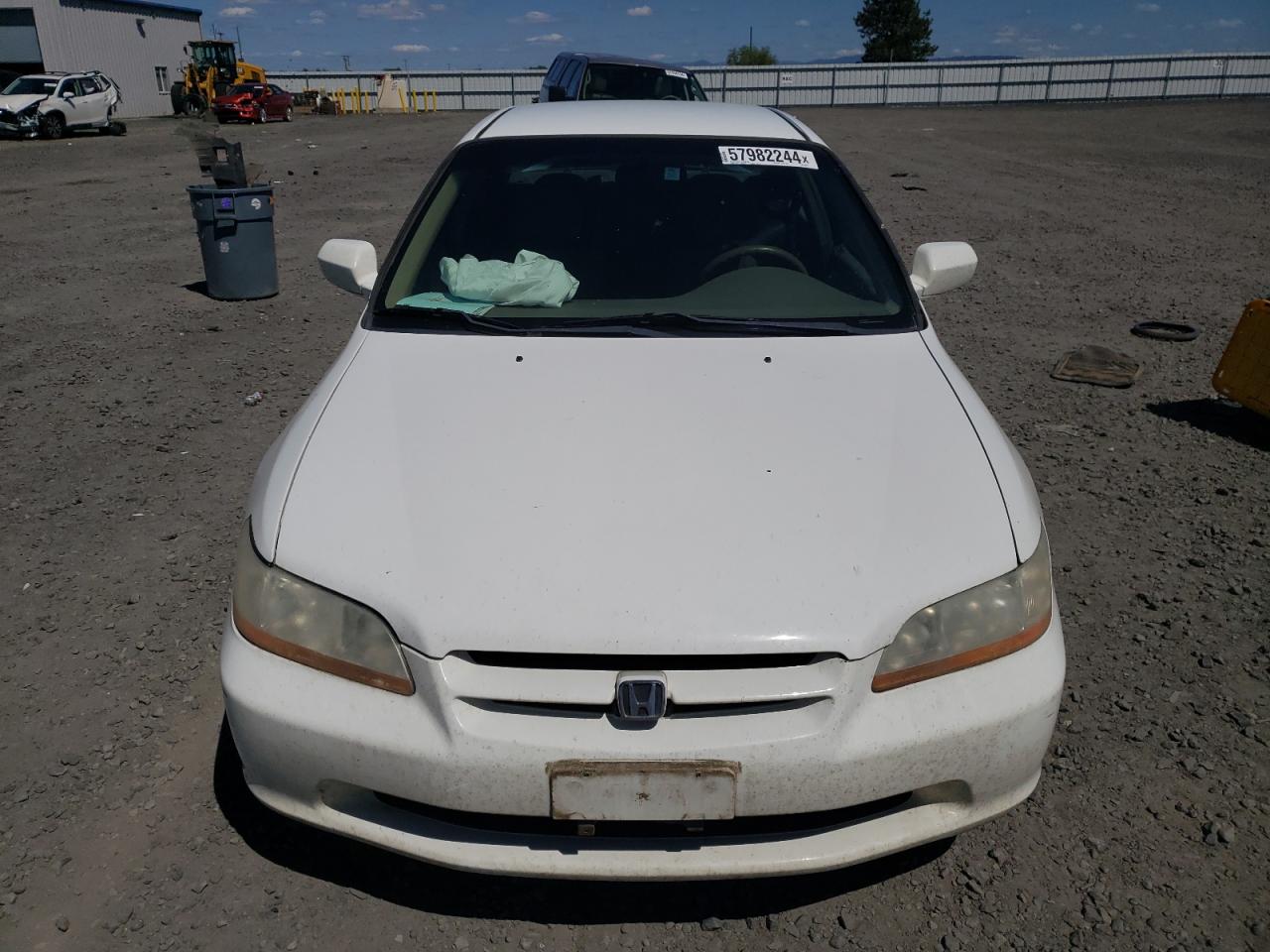 1HGCG164XYA035483 2000 Honda Accord Lx