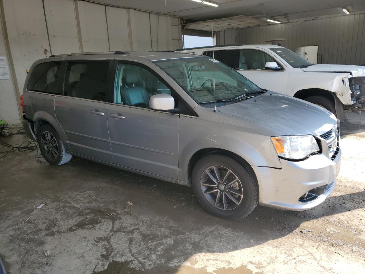 2017 Dodge Grand Caravan Sxt vin: 2C4RDGCG8HR711038