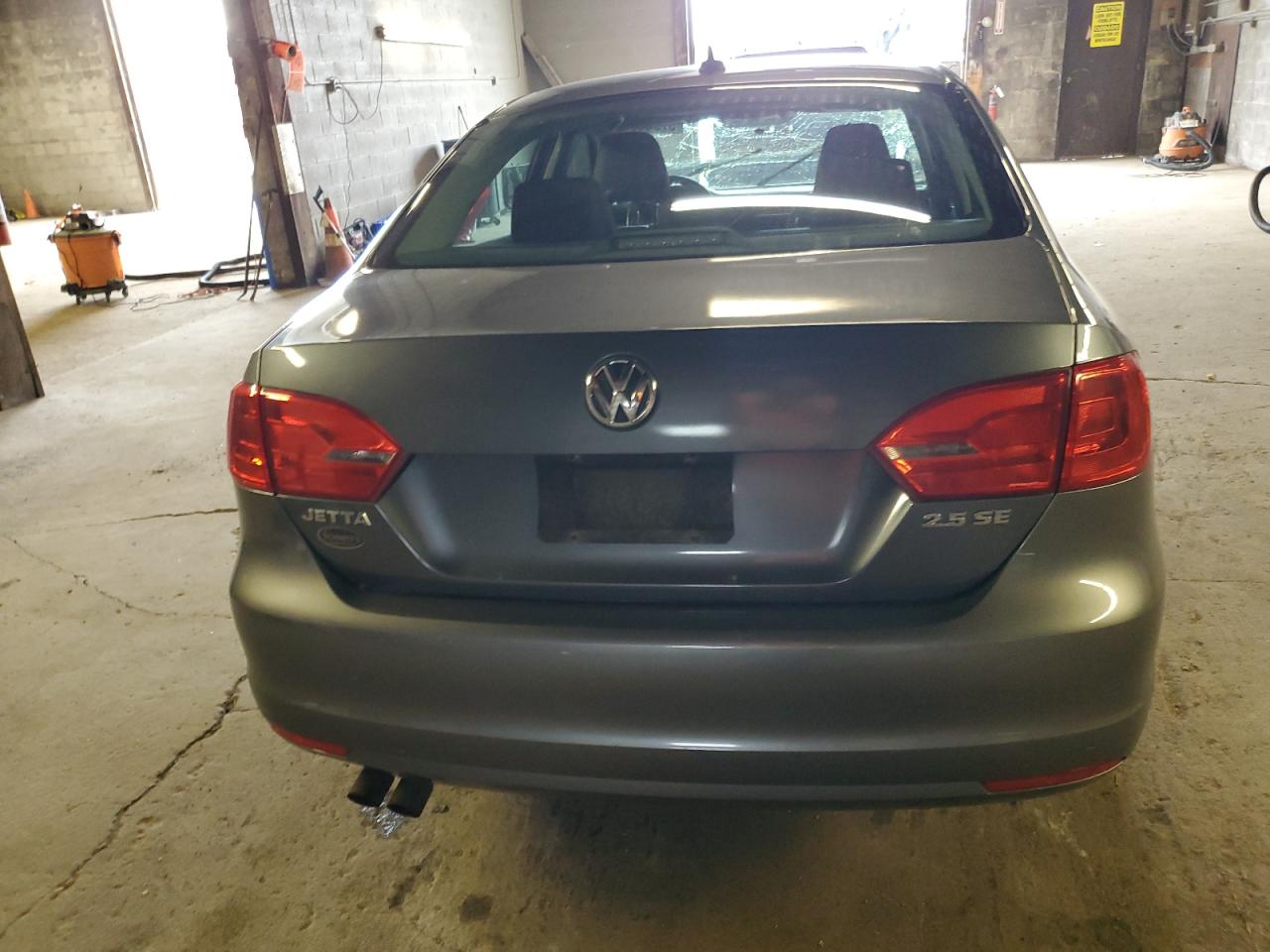 3VWDZ7AJXBM365113 2011 Volkswagen Jetta Se