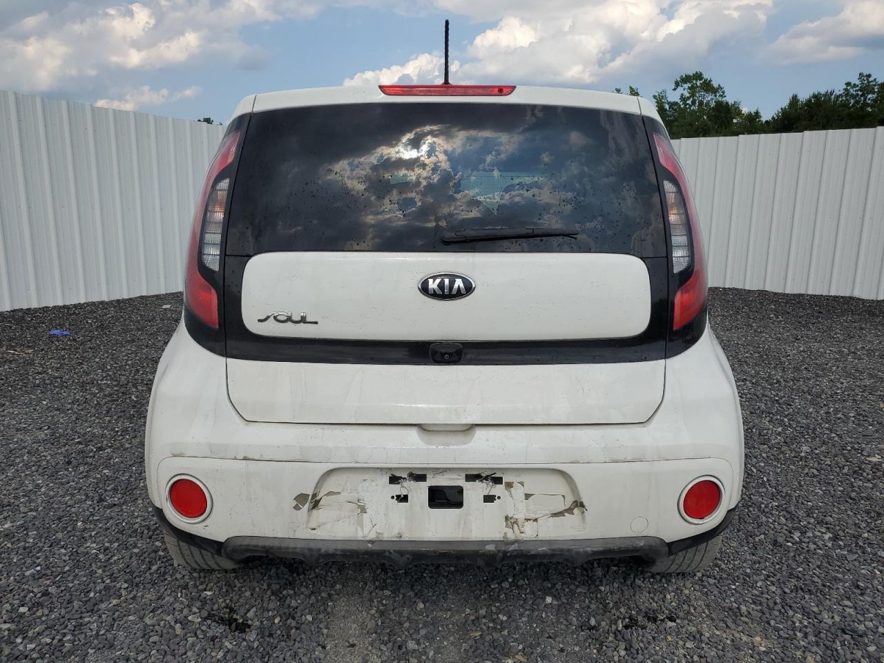 KNDJP3A55J7606480 2018 Kia Soul +