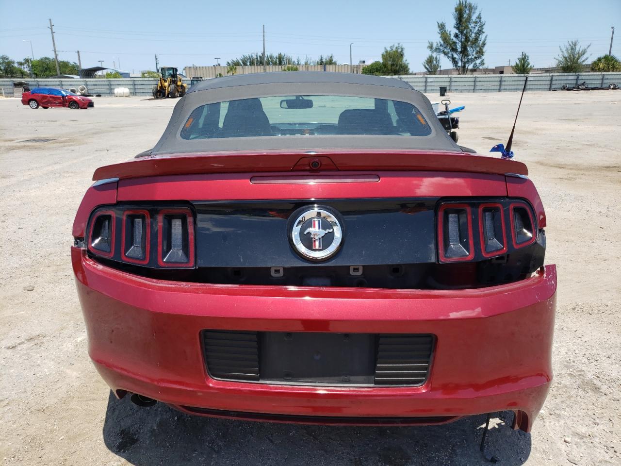 1ZVBP8EM7E5318106 2014 Ford Mustang