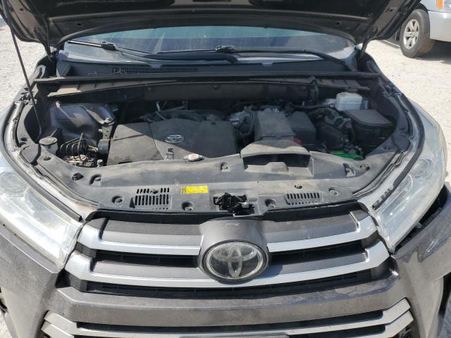 VIN 5TDKZRFH1KS554714 2019 Toyota Highlander, SE no.12