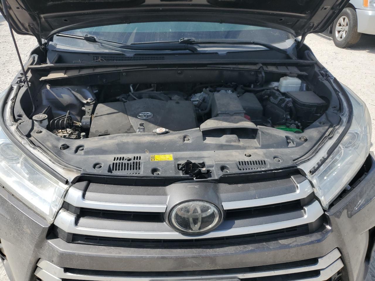 5TDKZRFH1KS554714 2019 Toyota Highlander Se