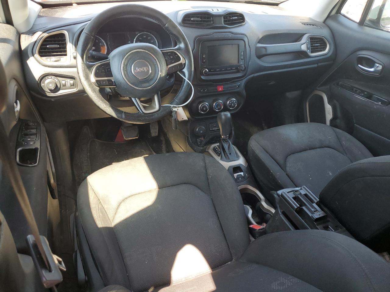 ZACCJBBT2FPB40258 2015 Jeep Renegade Latitude