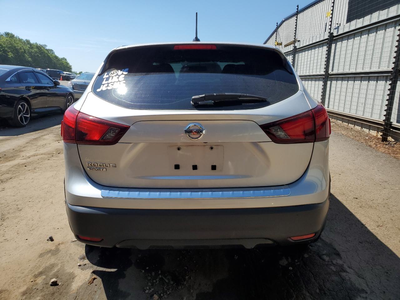 2018 Nissan Rogue Sport S vin: JN1BJ1CP4JW159089