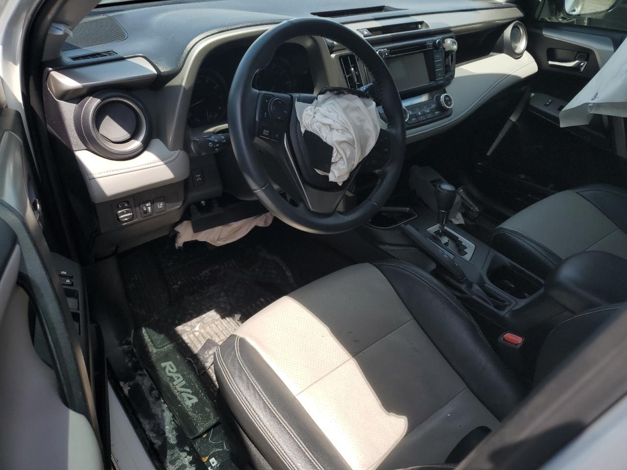 2T3RFREV0HW669617 2017 Toyota Rav4 Xle