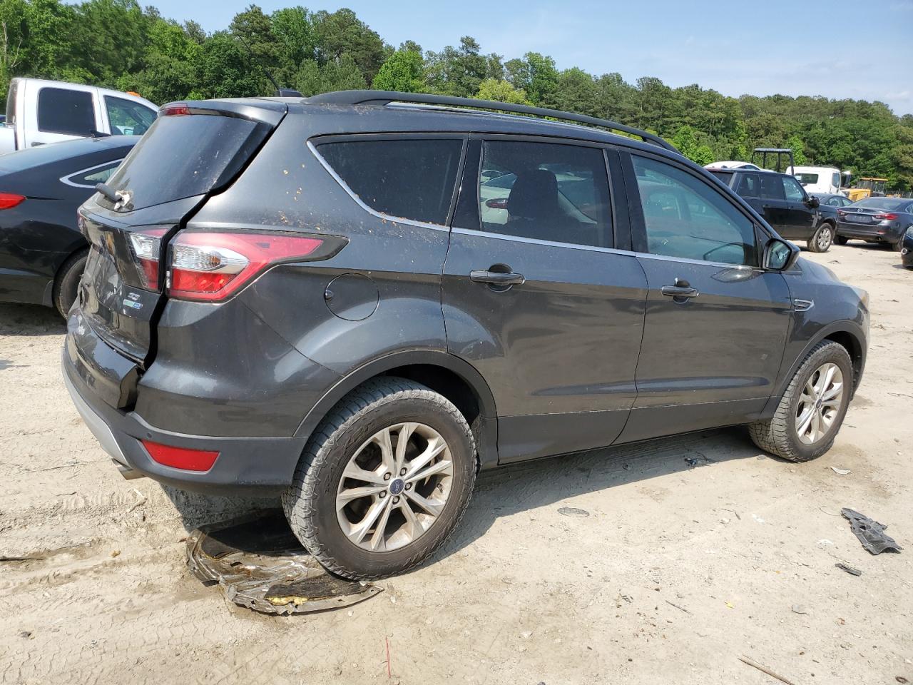 1FMCU9GD2HUA07417 2017 Ford Escape Se