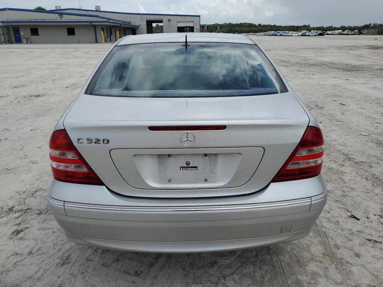 WDBRF64J95F586597 2005 Mercedes-Benz C 320