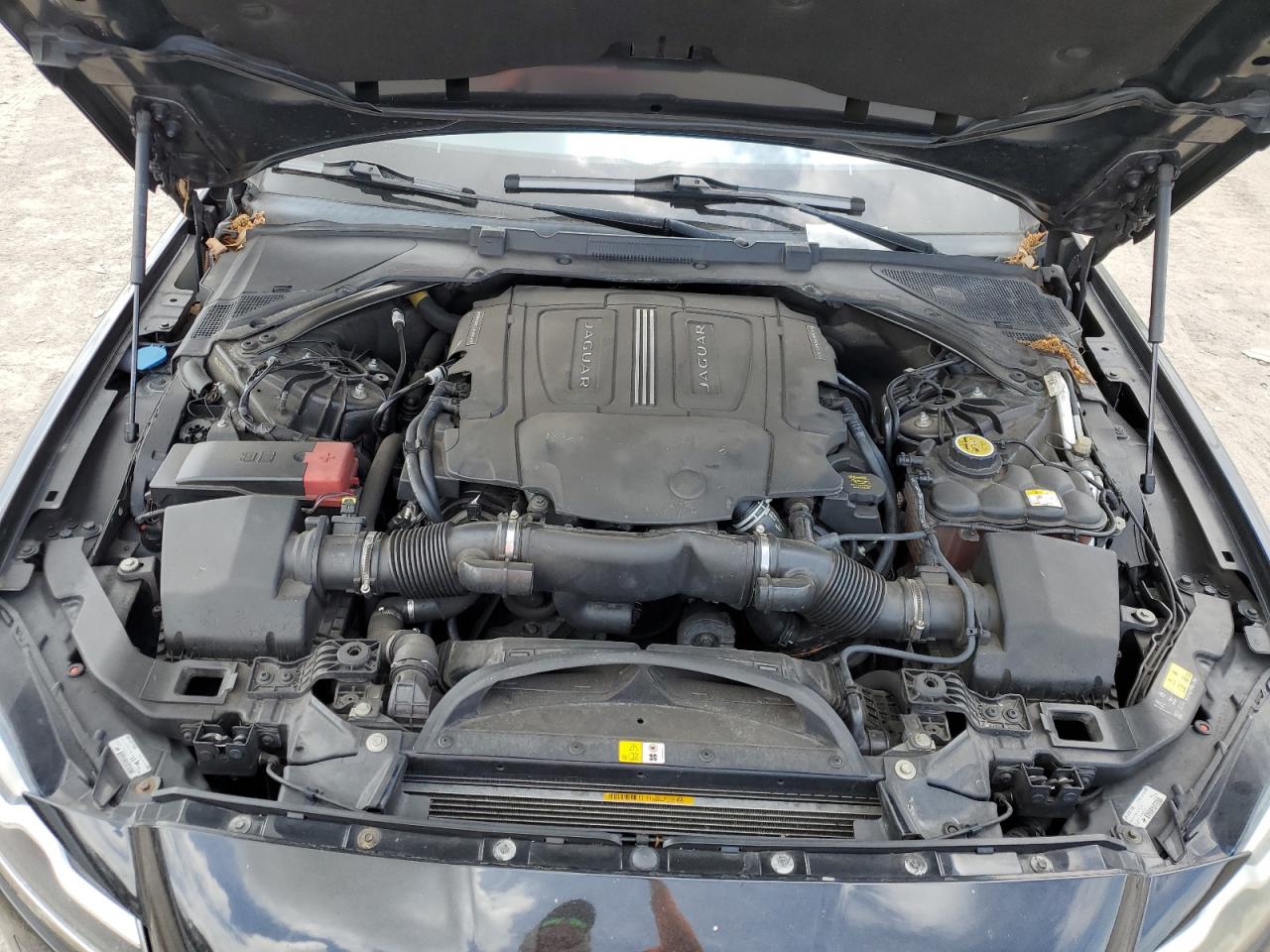 SAJBG4BVXGCY17118 2016 Jaguar Xf S