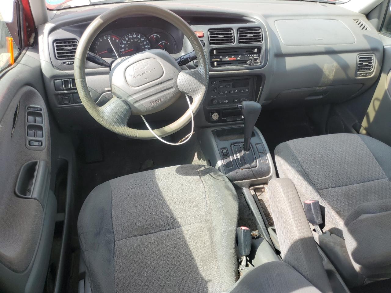 2CNBE13C526906835 2002 Chevrolet Tracker