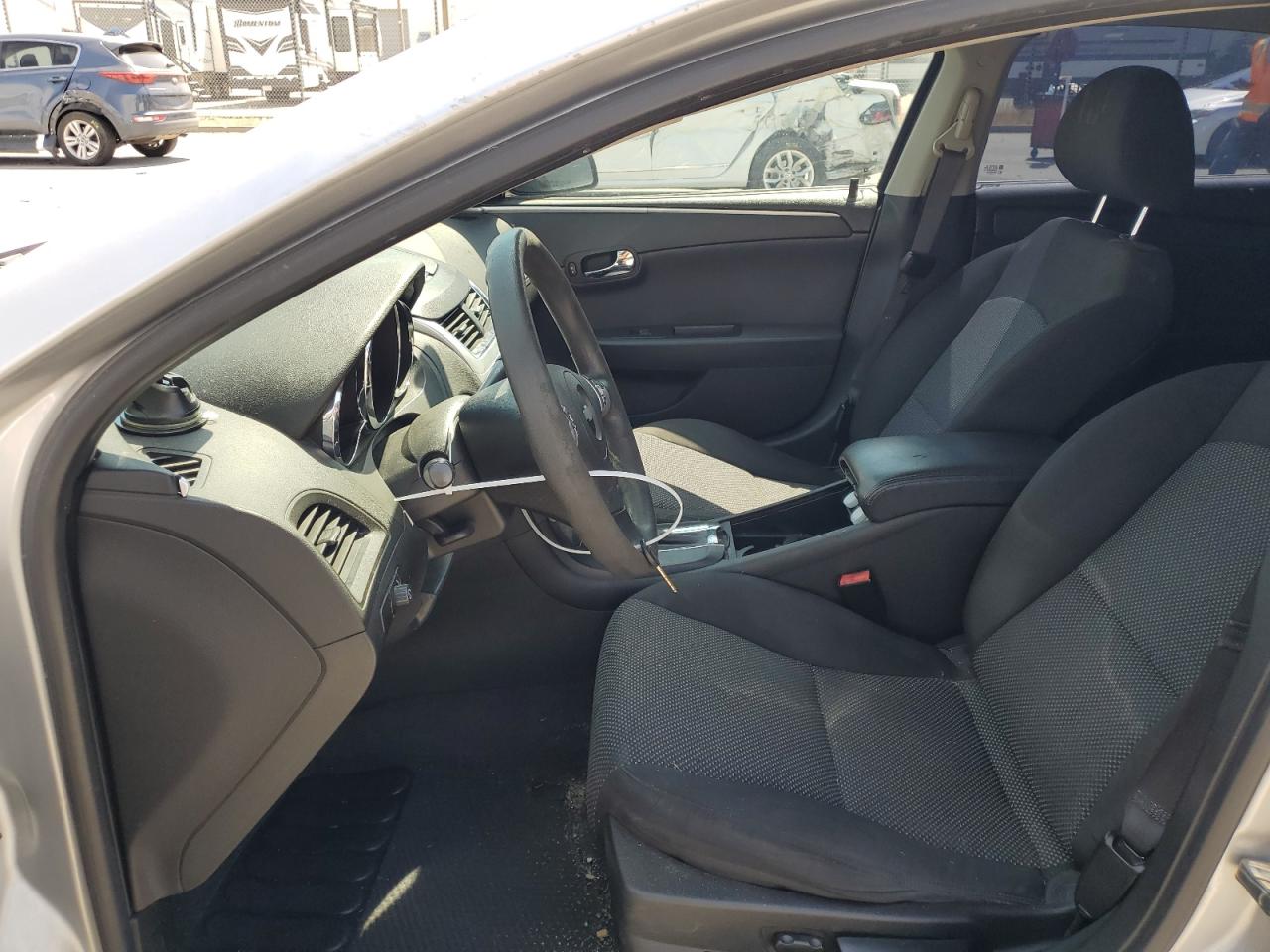 1G1ZC5E01CF318983 2012 Chevrolet Malibu 1Lt