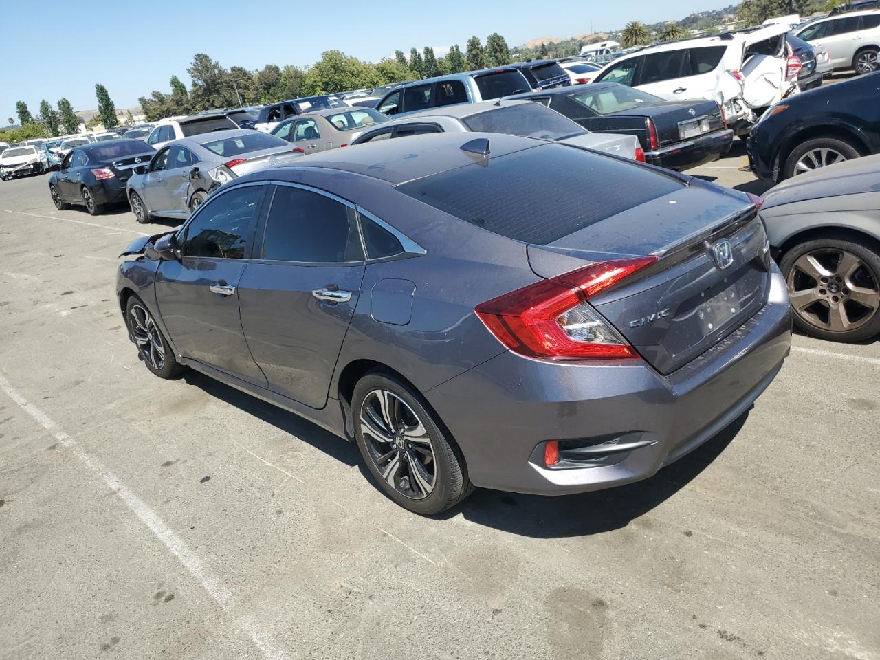 2017 Honda Civic Touring vin: 19XFC1F92HE203598