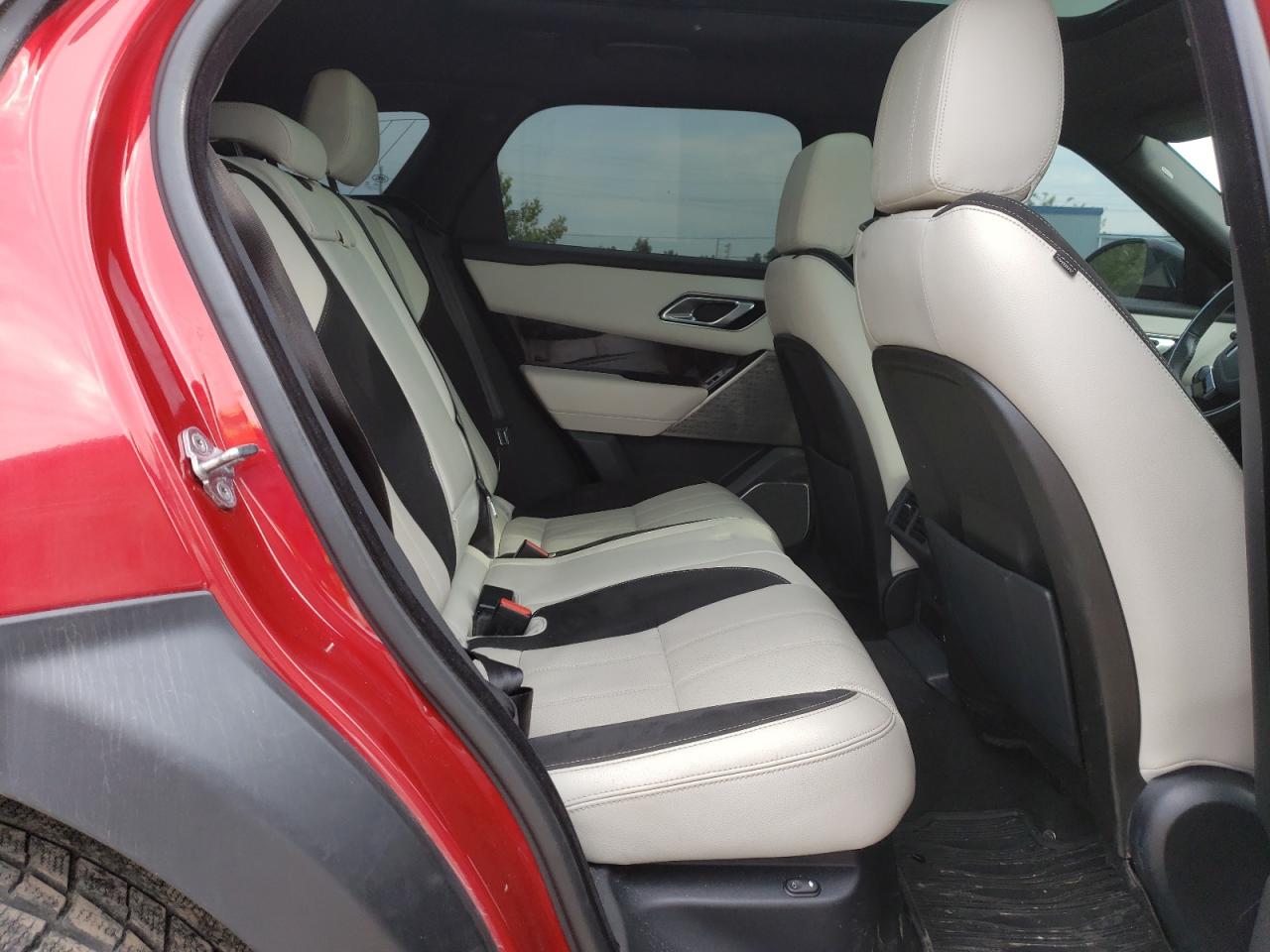 SALYL2RV0JA762141 2018 Land Rover Range Rover Velar R-Dynamic Se