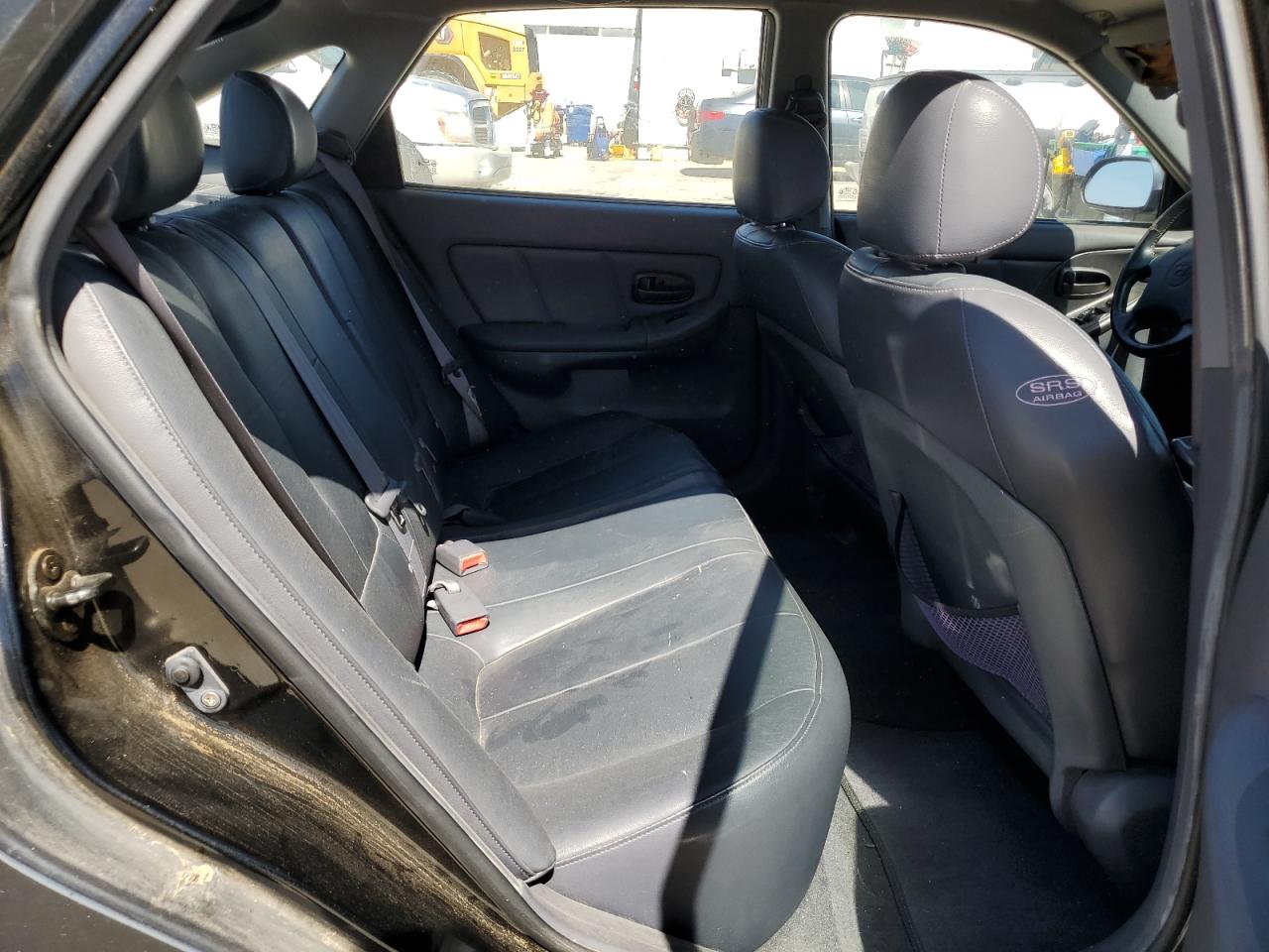 KMHDN55D92U067439 2002 Hyundai Elantra Gls