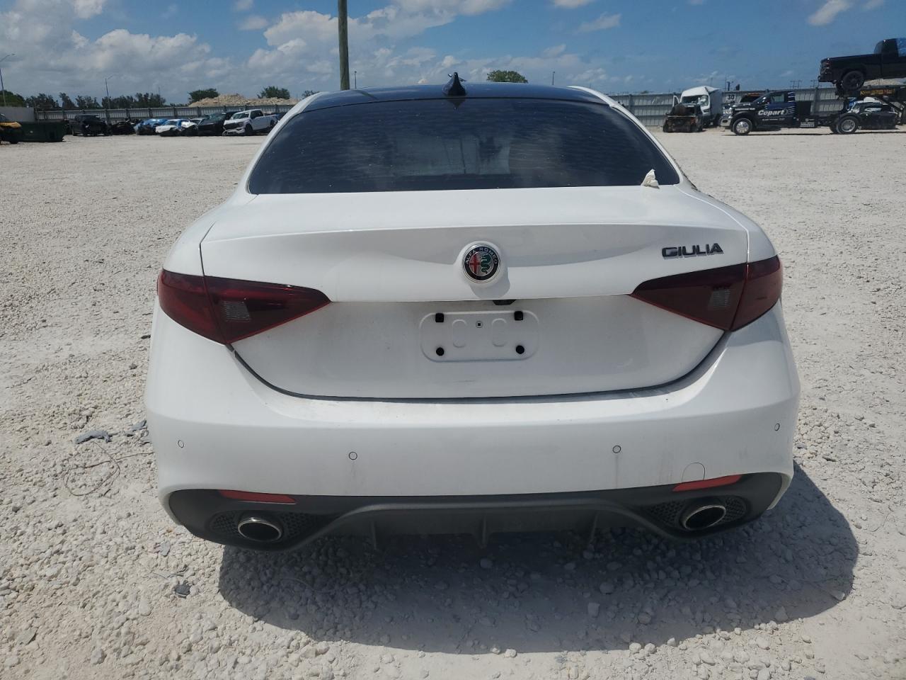 ZARFAMBN7K7621579 2019 Alfa Romeo Giulia Ti