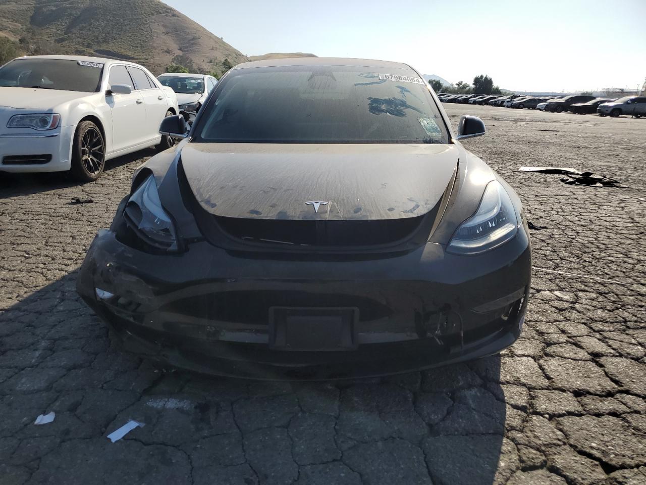 2018 Tesla Model 3 vin: 5YJ3E1EA1JF122679