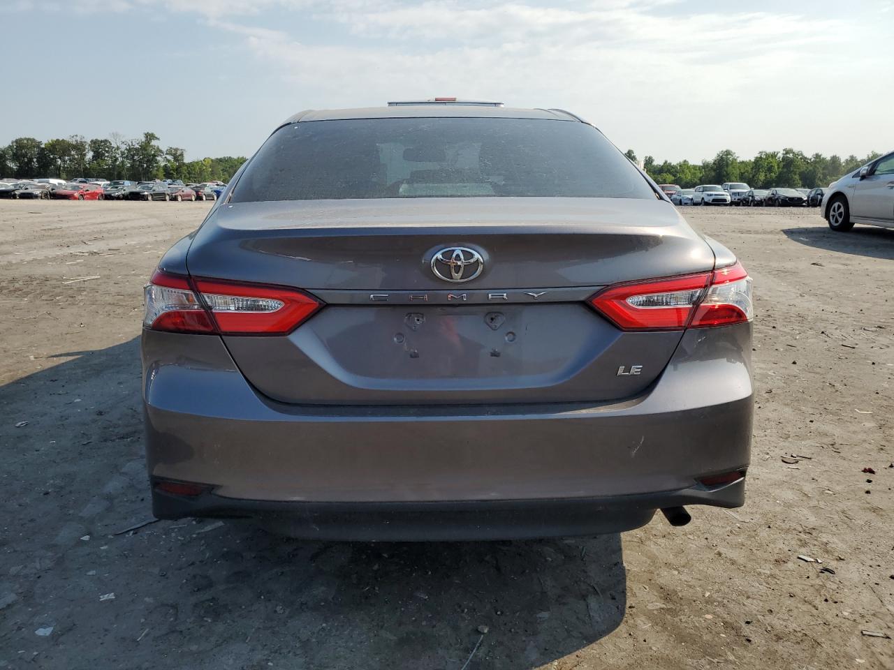 4T1B11HKXJU051965 2018 Toyota Camry L