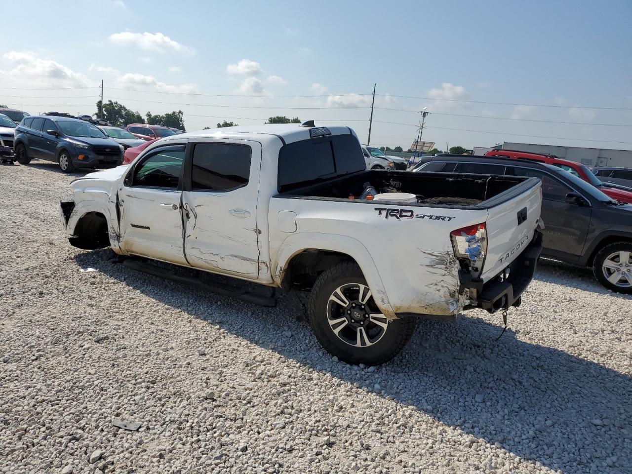 2017 Toyota Tacoma Double Cab vin: 5TFAZ5CN3HX026612