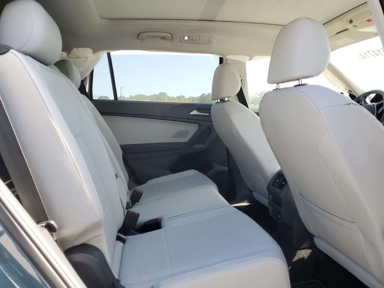 3VV3B7AX3MM137904 2021 Volkswagen Tiguan Se