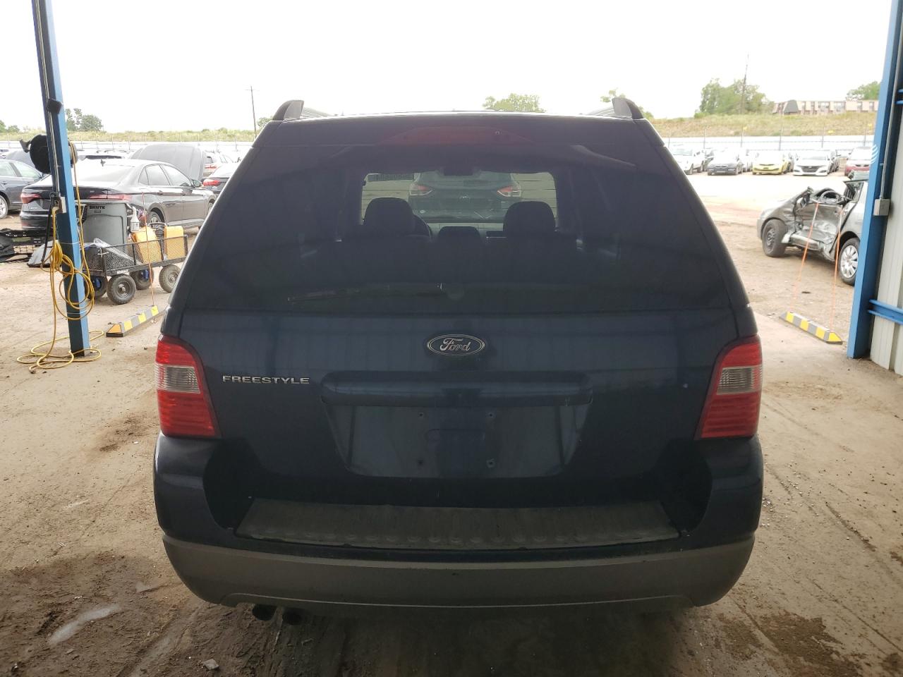 1FMZK01135GA75956 2005 Ford Freestyle Se