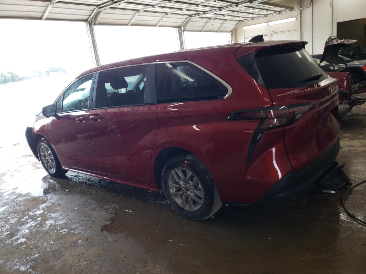 Lot #2741116239 2024 TOYOTA SIENNA LE