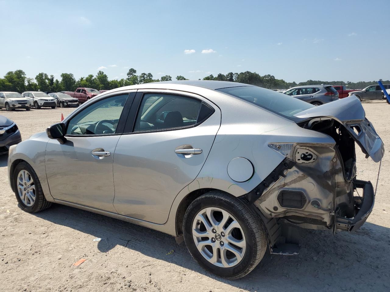 3MYDLBZV5GY132109 2016 Toyota Scion Ia