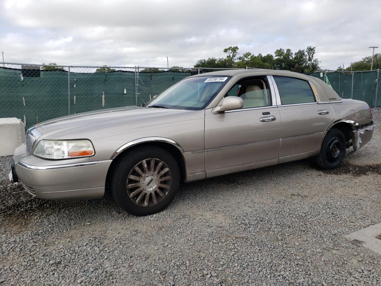 1LNHM81W43Y678552 2003 Lincoln Town Car Executive