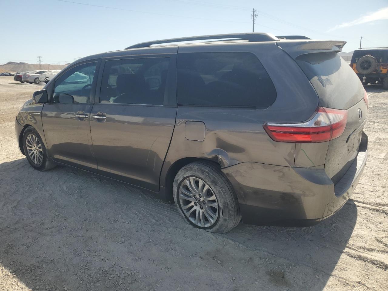 2015 Toyota Sienna Xle vin: 5TDYK3DC3FS570311