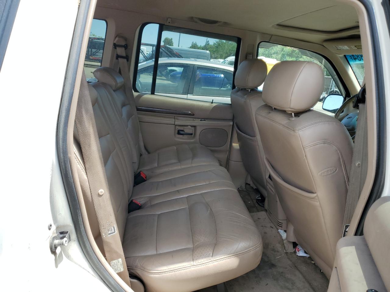 1FMDU85P8YZA80919 2000 Ford Explorer Limited