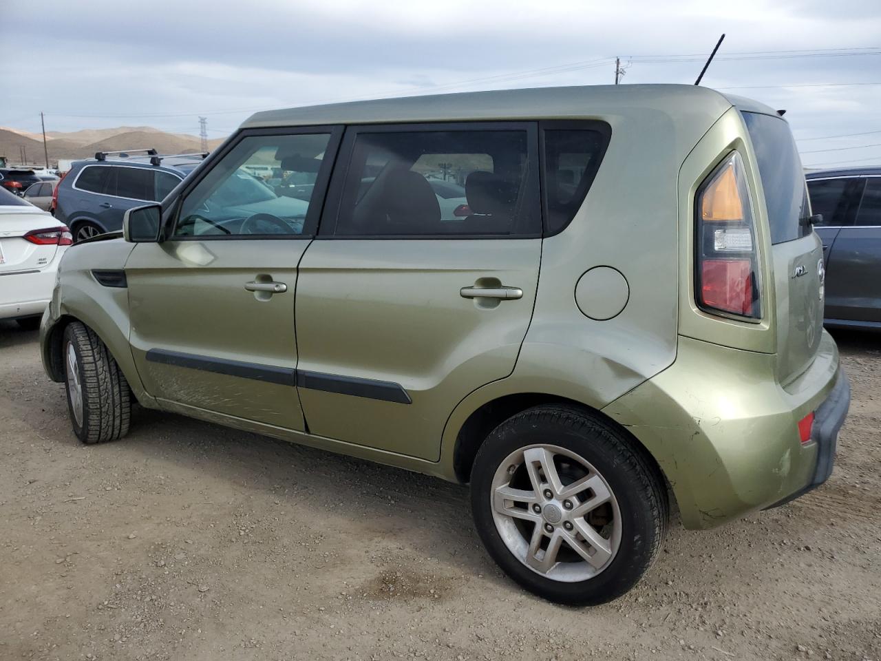 KNDJT2A27B7237778 2011 Kia Soul +