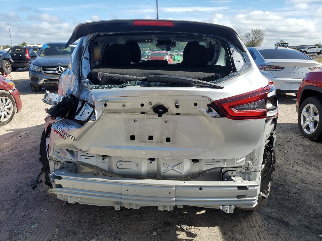 JN1BJ1AV5NW580763 2022 Nissan Rogue Sport S