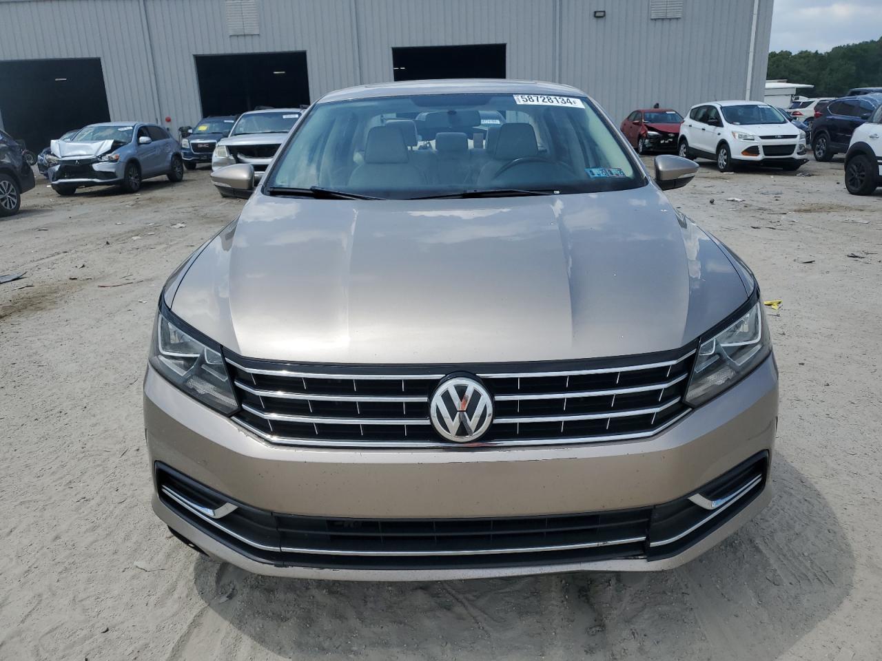 1VWBS7A39GC035307 2016 Volkswagen Passat Se