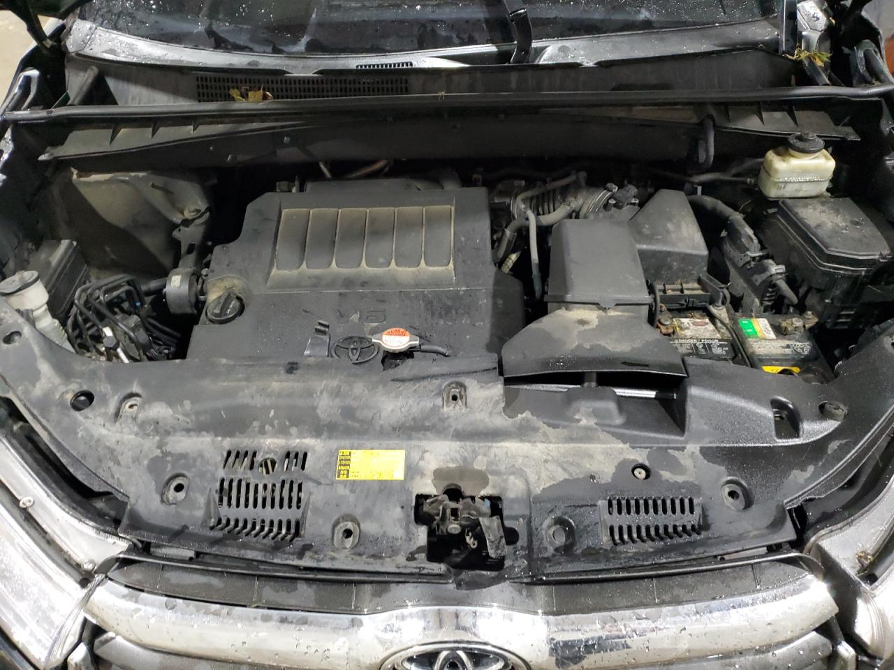 5TDBKRFH2FS199465 2015 Toyota Highlander Le