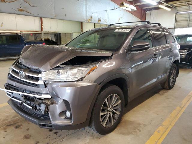 VIN 5TDJZRFH1KS622084 2019 Toyota Highlander, SE no.1