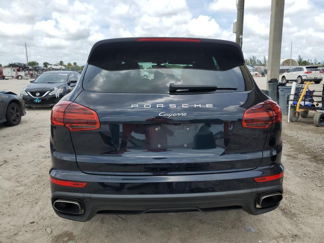 WP1AA2A20GKA10229 2016 Porsche Cayenne