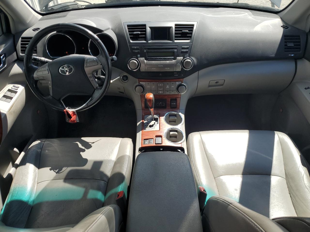 5TDDK3EH3AS036971 2010 Toyota Highlander Limited