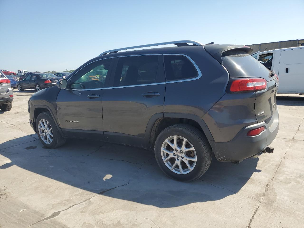 1C4PJMCB7GW111944 2016 Jeep Cherokee Latitude