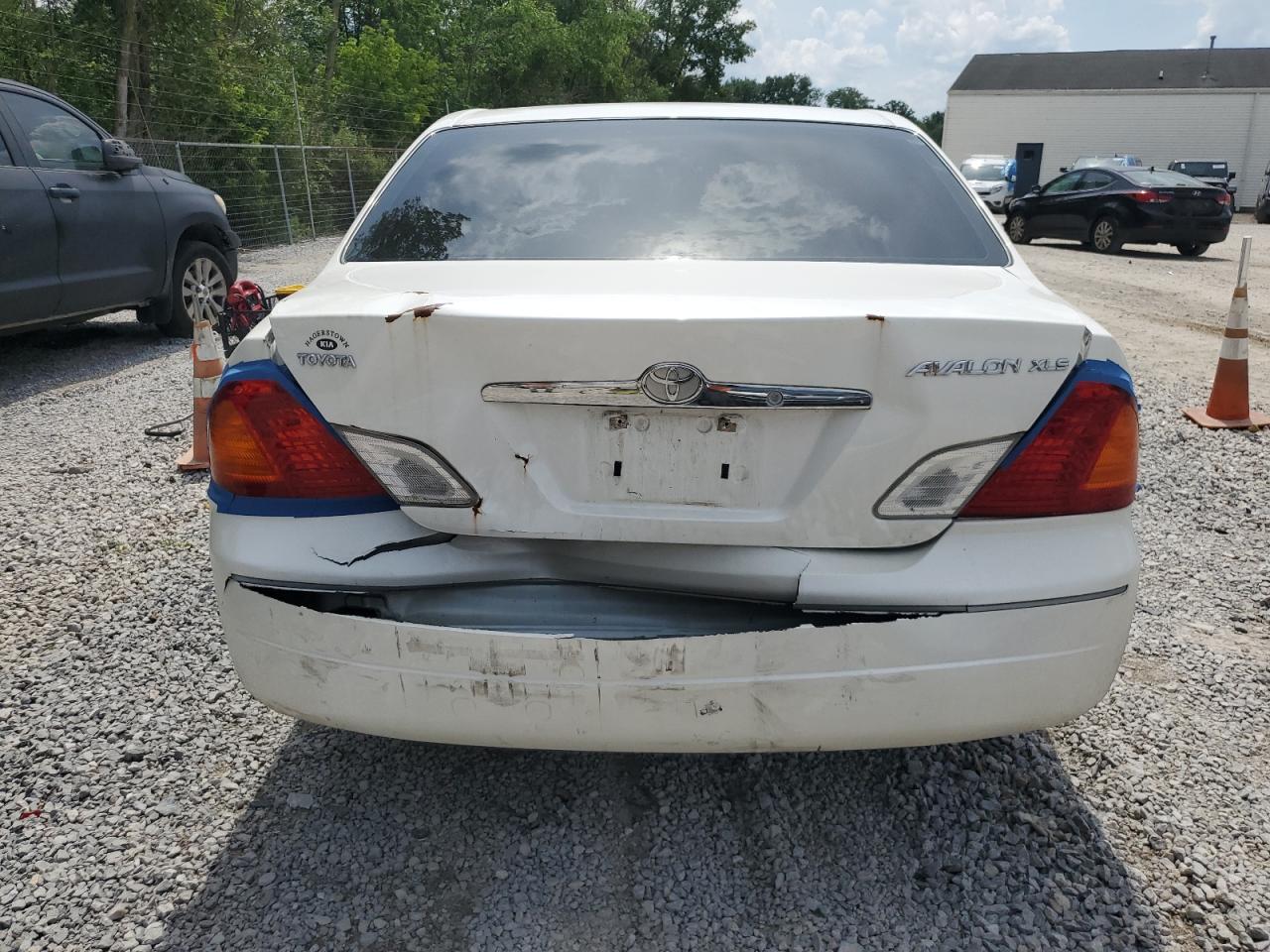 4T1BF28BX2U266660 2002 Toyota Avalon Xl