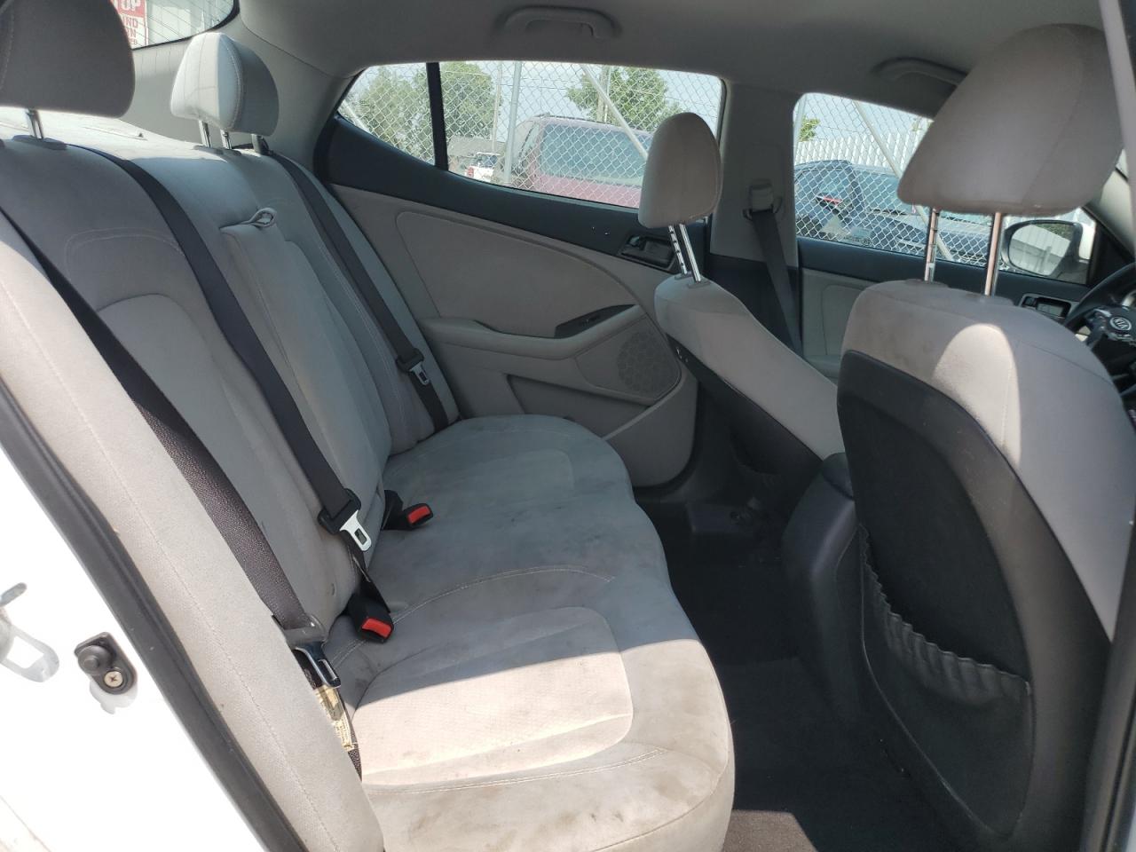 KNAGM4A72B5057504 2011 Kia Optima Lx