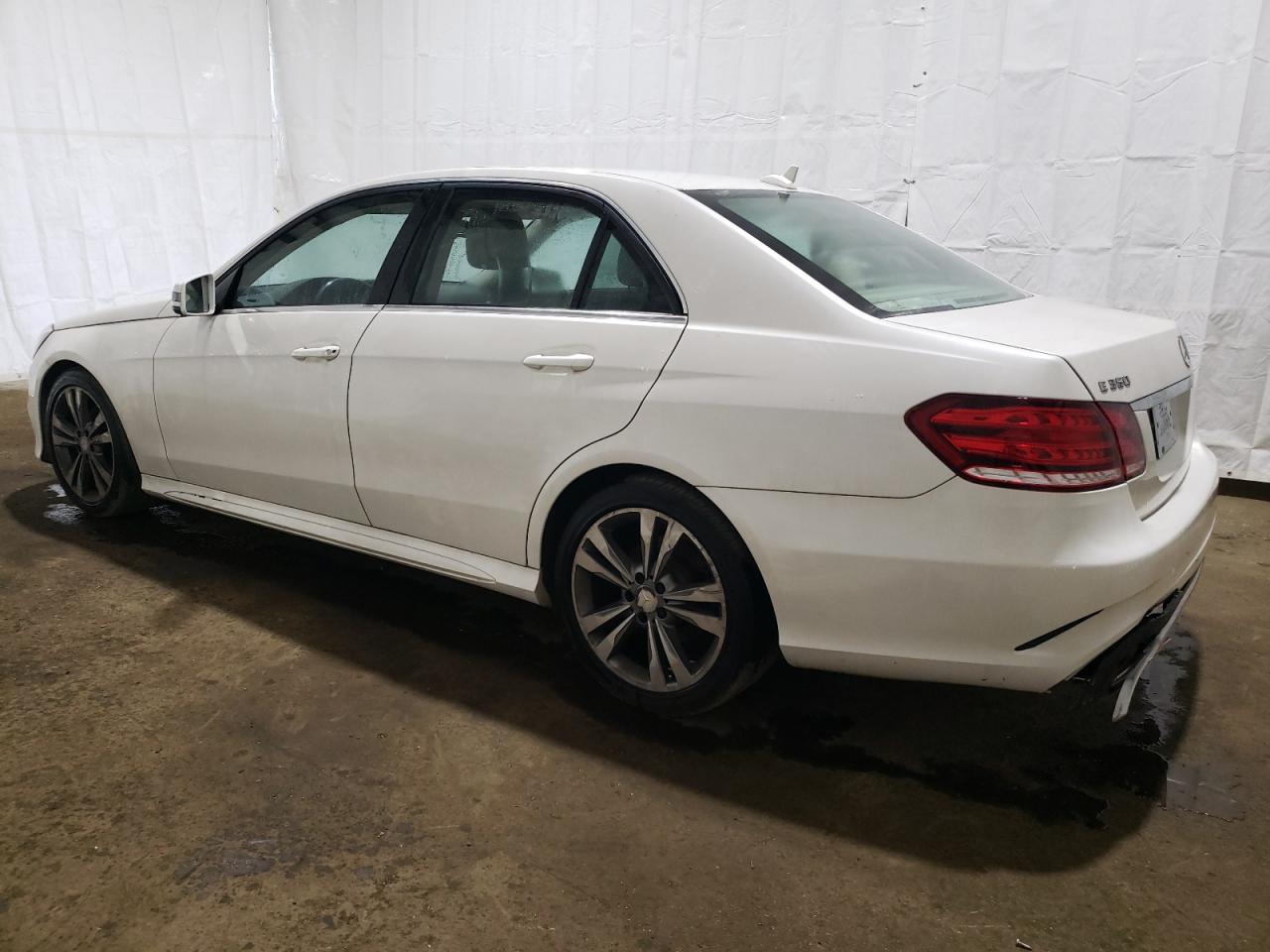 2015 Mercedes-Benz E 350 4Matic vin: WDDHF8JB8FB165538