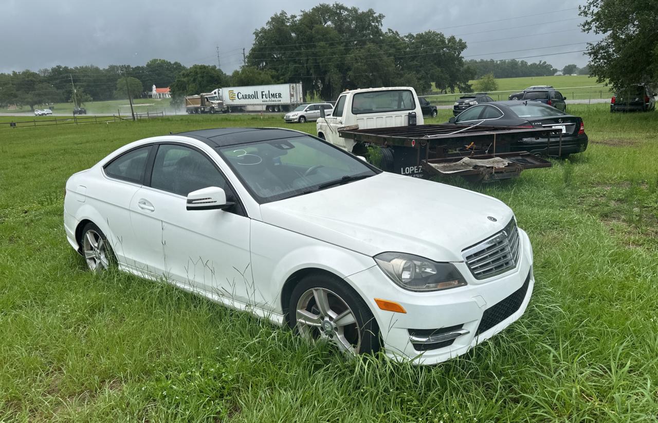 2014 Mercedes-Benz C 250 vin: WDDGJ4HB1EG286714