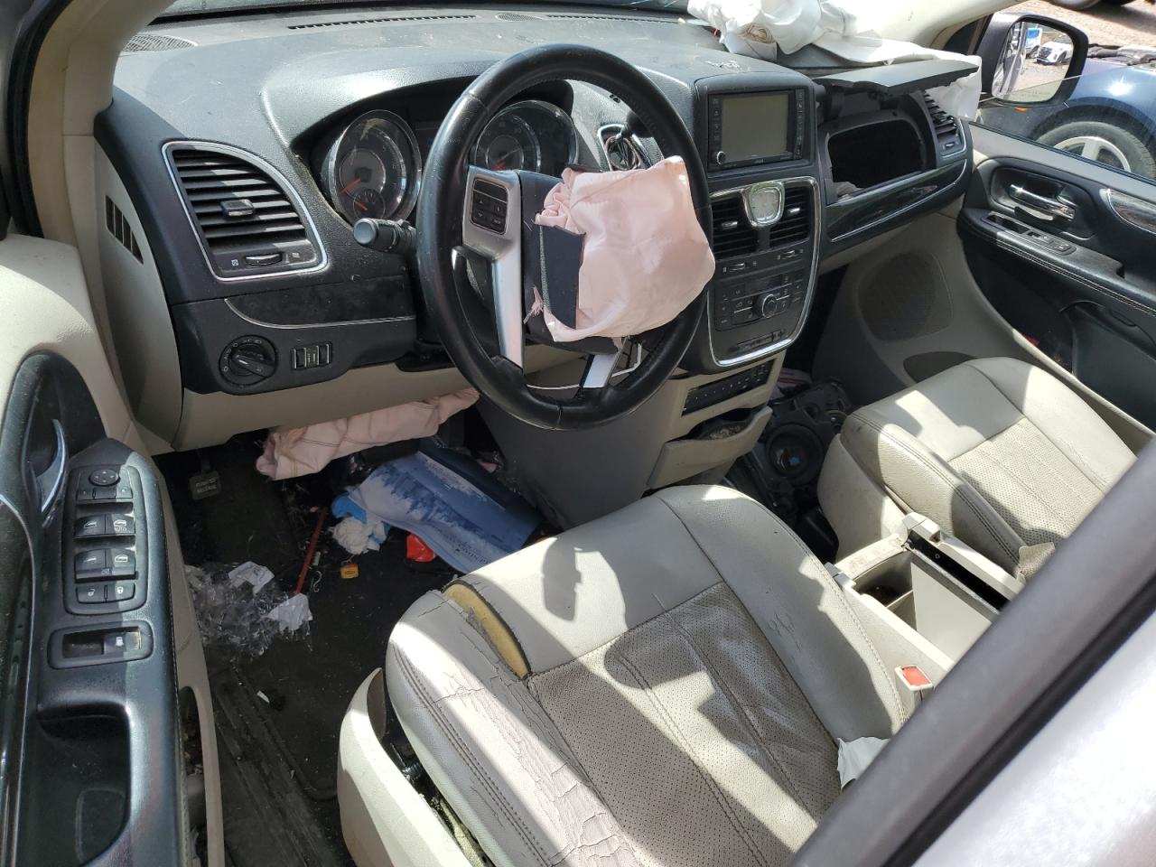 2A4RR8DG9BR780425 2011 Chrysler Town & Country Touring L