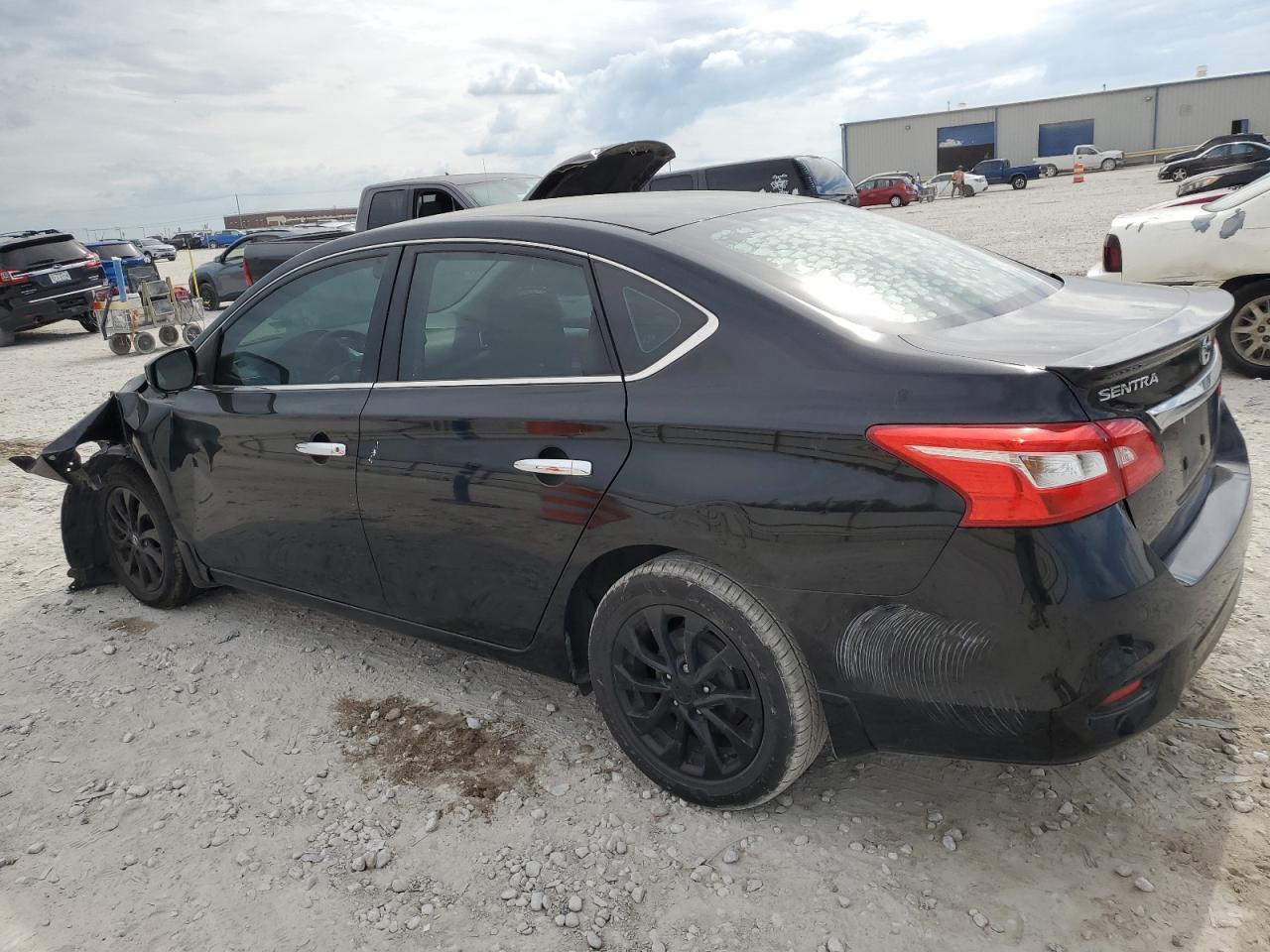 2018 Nissan Sentra S vin: 3N1AB7APXJY310637